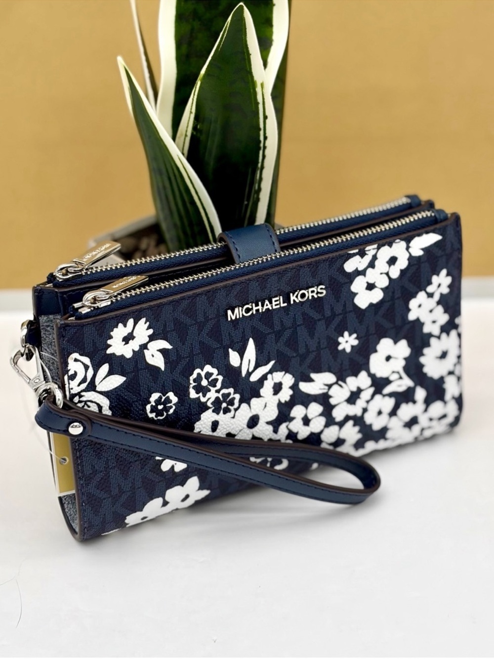 MICHAEL KORS Jet Set Travel Large Printed Signature Logo Wristlet Admiral